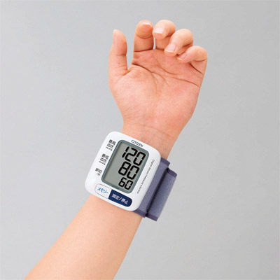 シチズン 手首式血圧計1