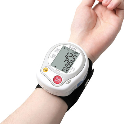 タニタ 手首式血圧計1